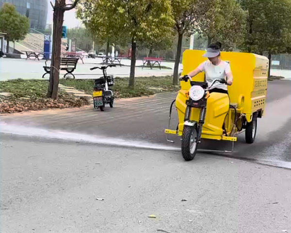 多功能電動(dòng)三輪高壓沖洗車(chē)